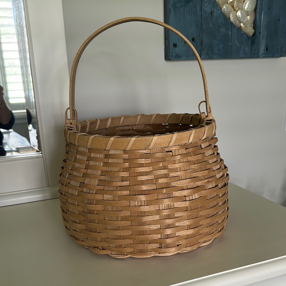 Handcrafted Tan Woven Basket - Picture 2 of 5